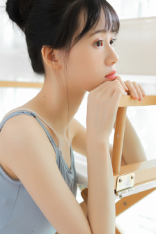 不戴胸罩的已婚妇女2